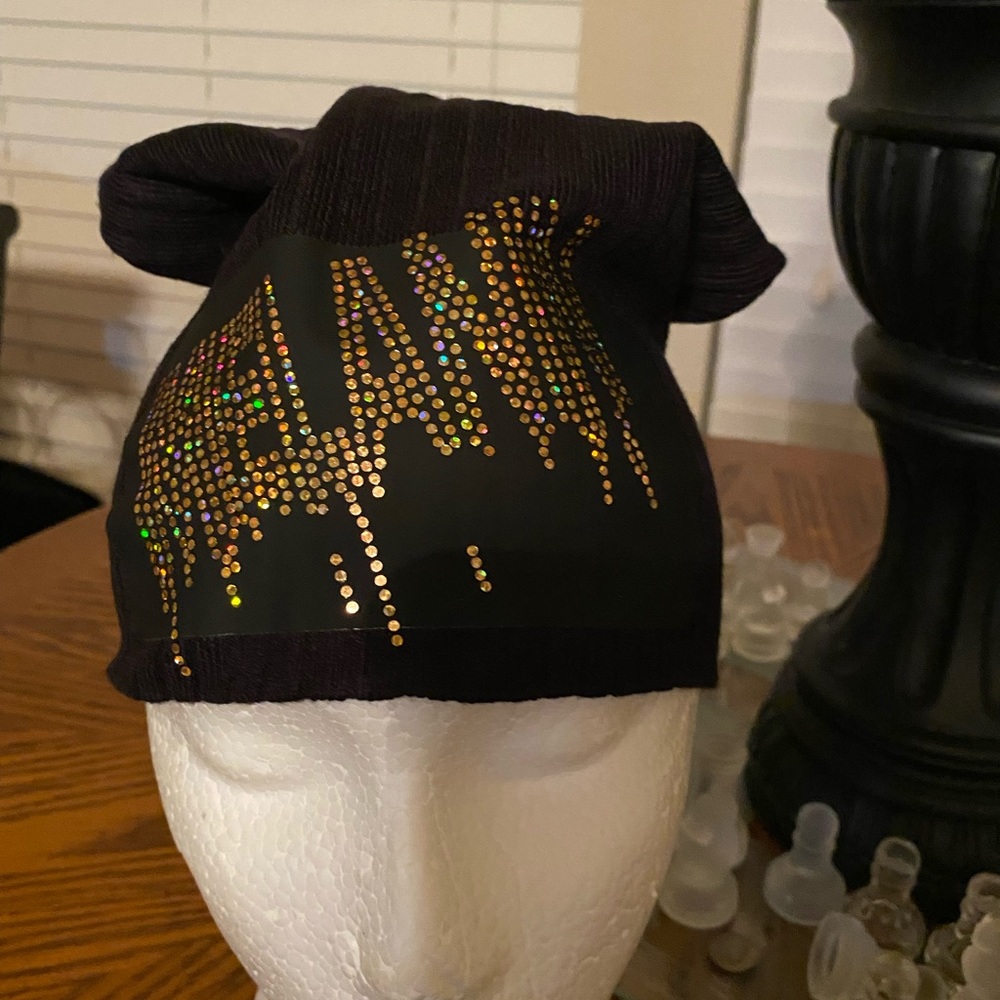 Ladies you need something stylish these beanie is it